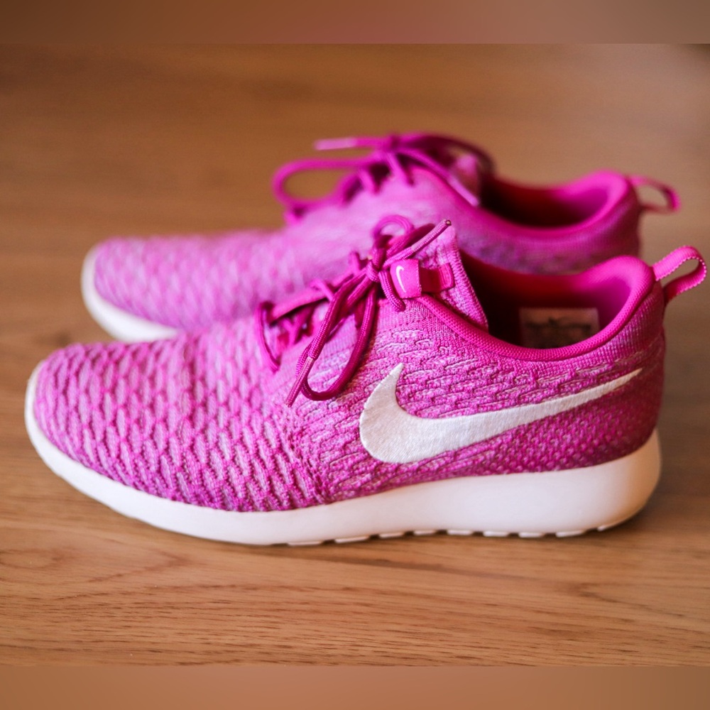 Nike Roche flyknit - bright pink